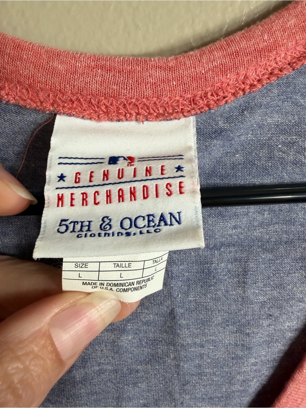 5th & Ocean Vintage Cleveland Indians MLB V-Neck Raglan Graphic Tee Large - Picture 2 of 5